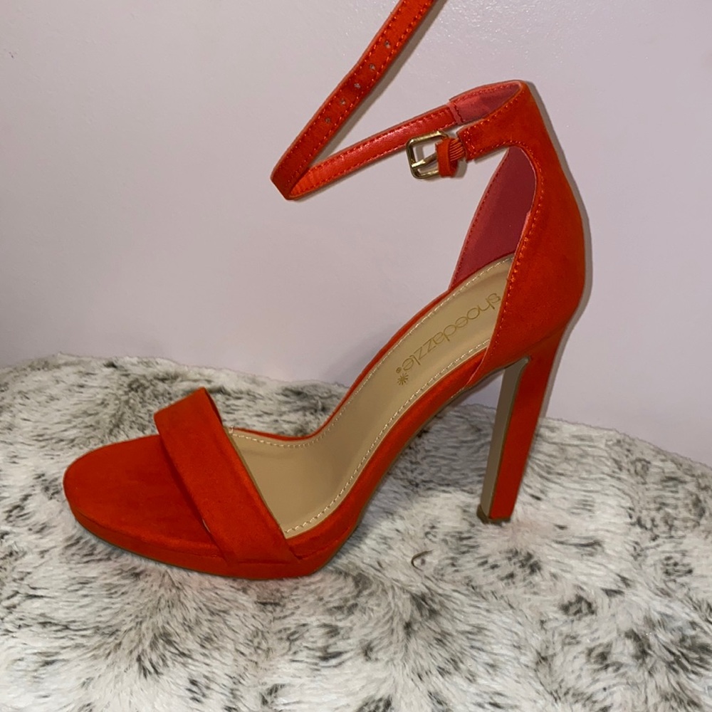 Orange shoedazzle heels